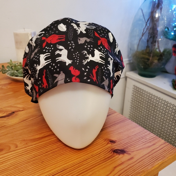 Scrub-hats Wildlife - Picture 4 of 9